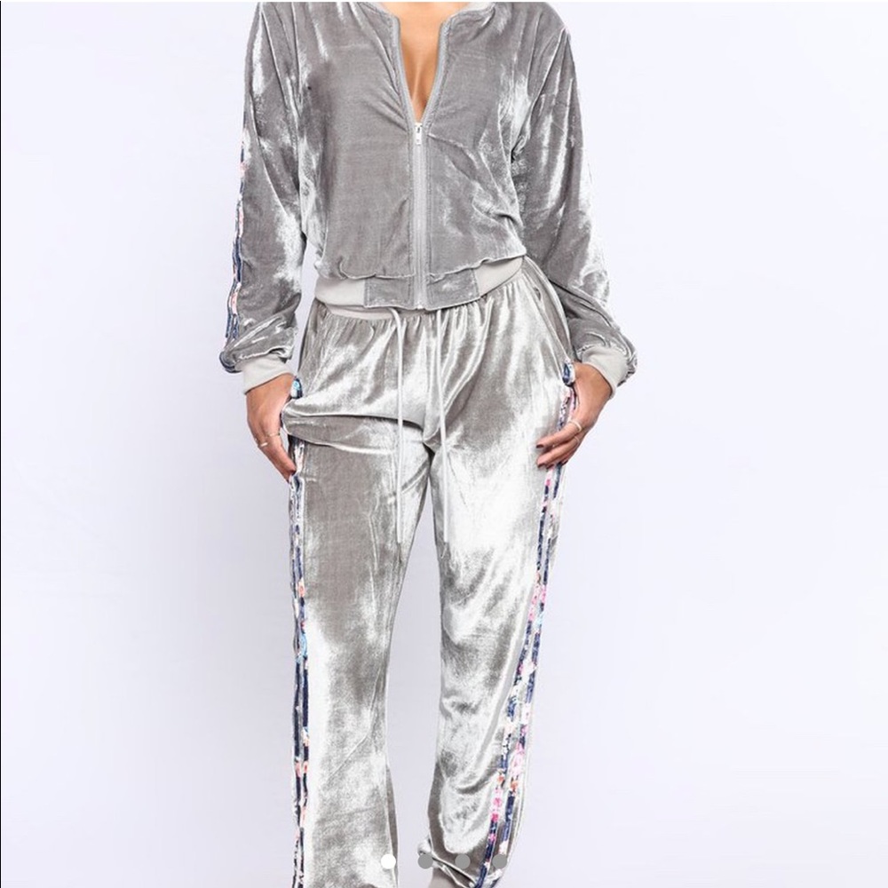 FASHION NOVA VELOUR TRACKSUIT SET!